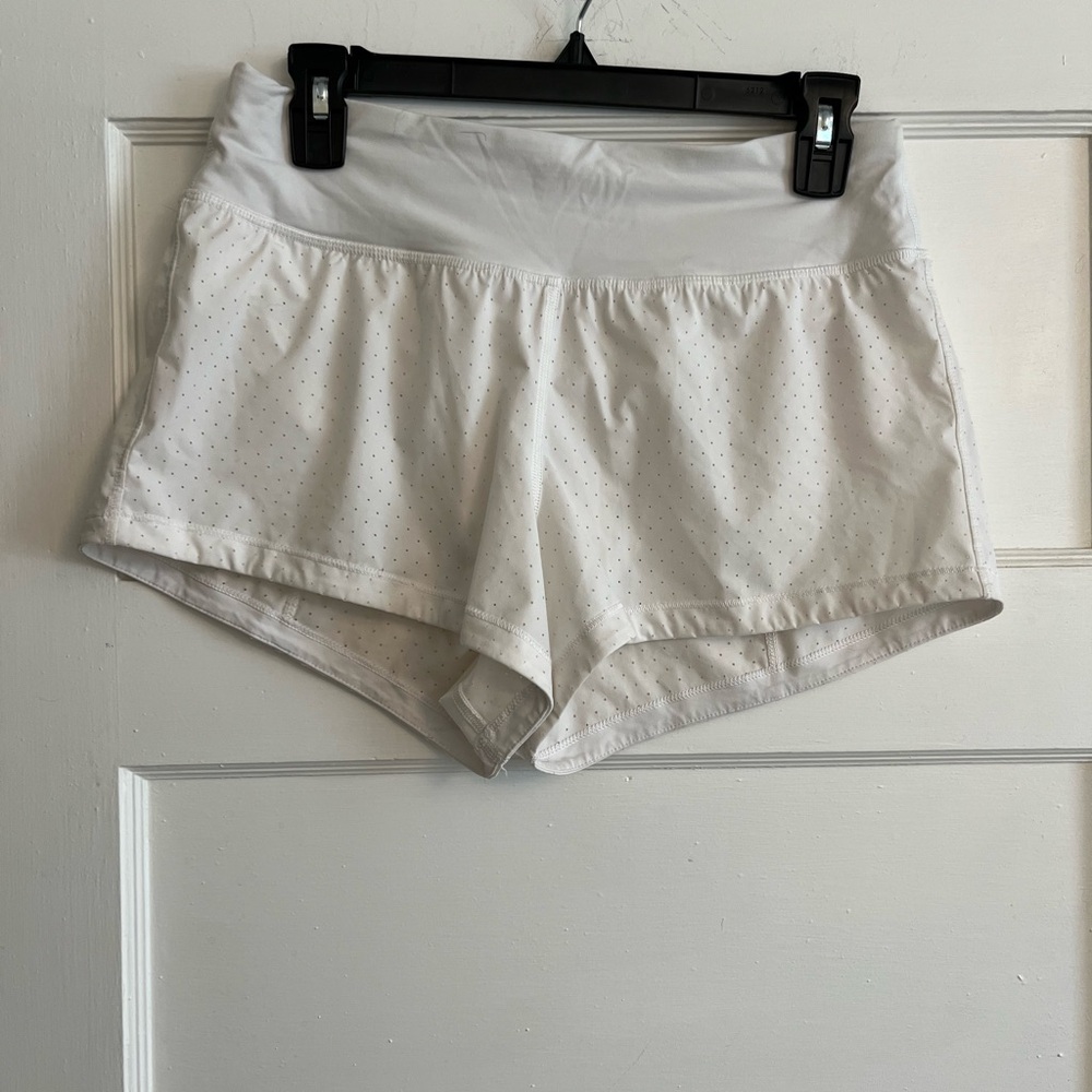 Lululemon white shorts size 6